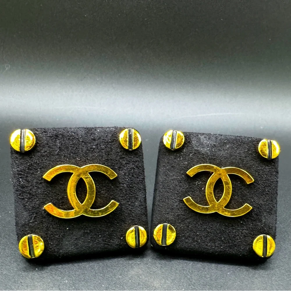 ❗️FINAL PRICE❗️LOT 1265 SUPER RARE 24K gold plated CHANEL vintage clip on